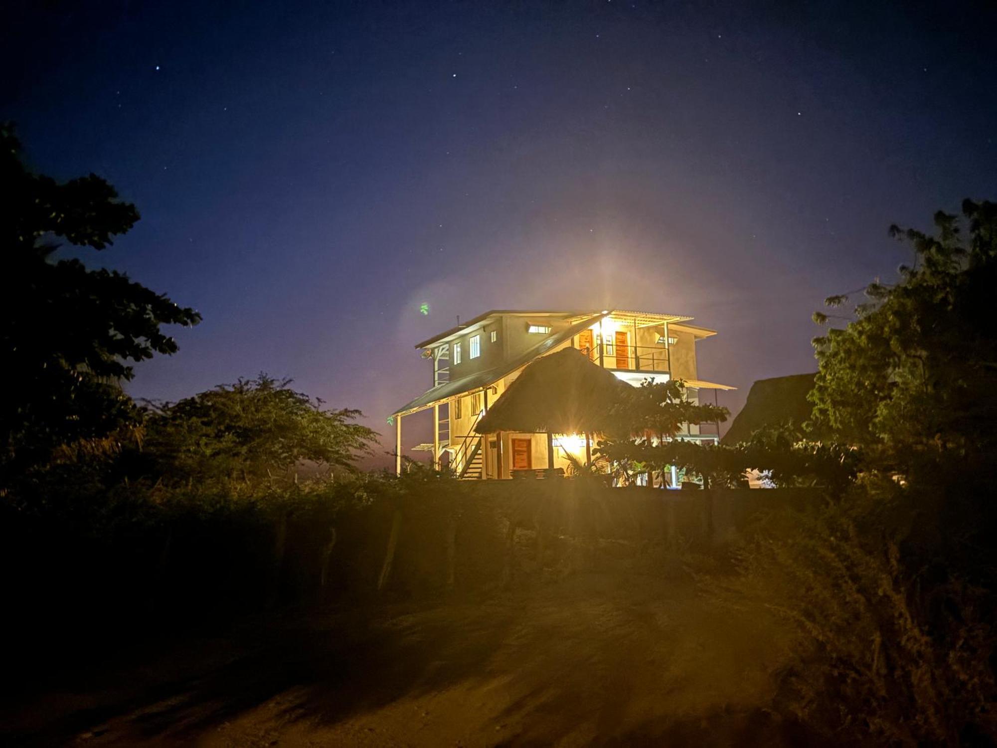 Stella Mar Oceanfront Hotel بوبويو المظهر الخارجي الصورة